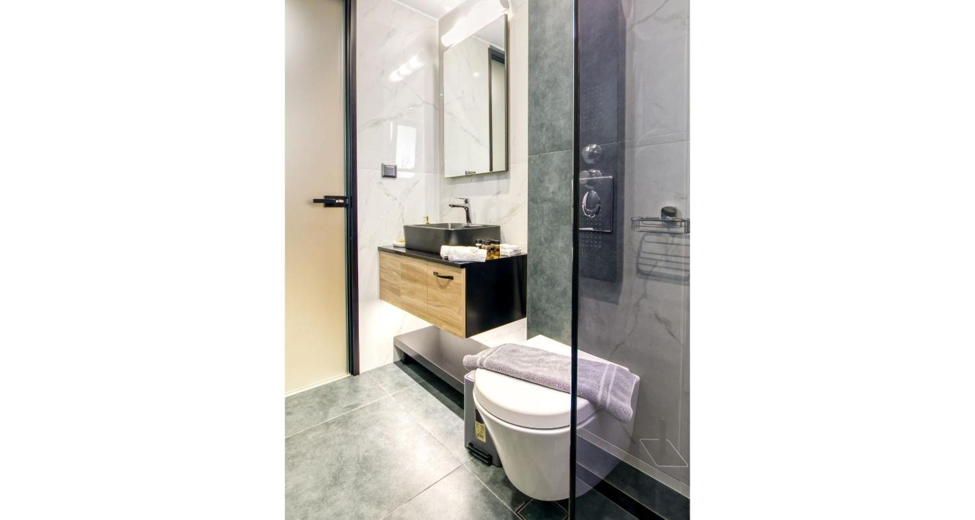 Two Bedroom Suite Side Sea View