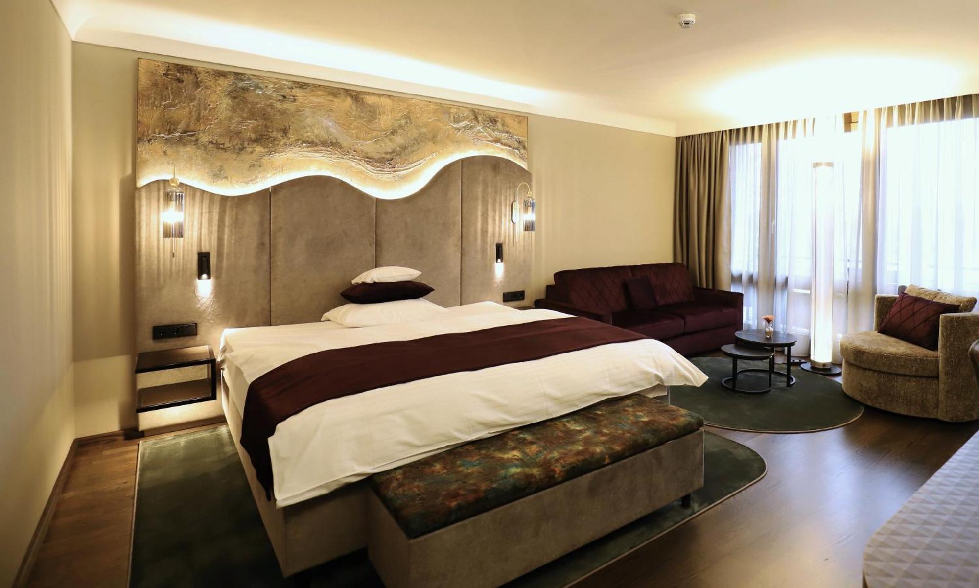 Deluxe King Room,1604069859:JPEG