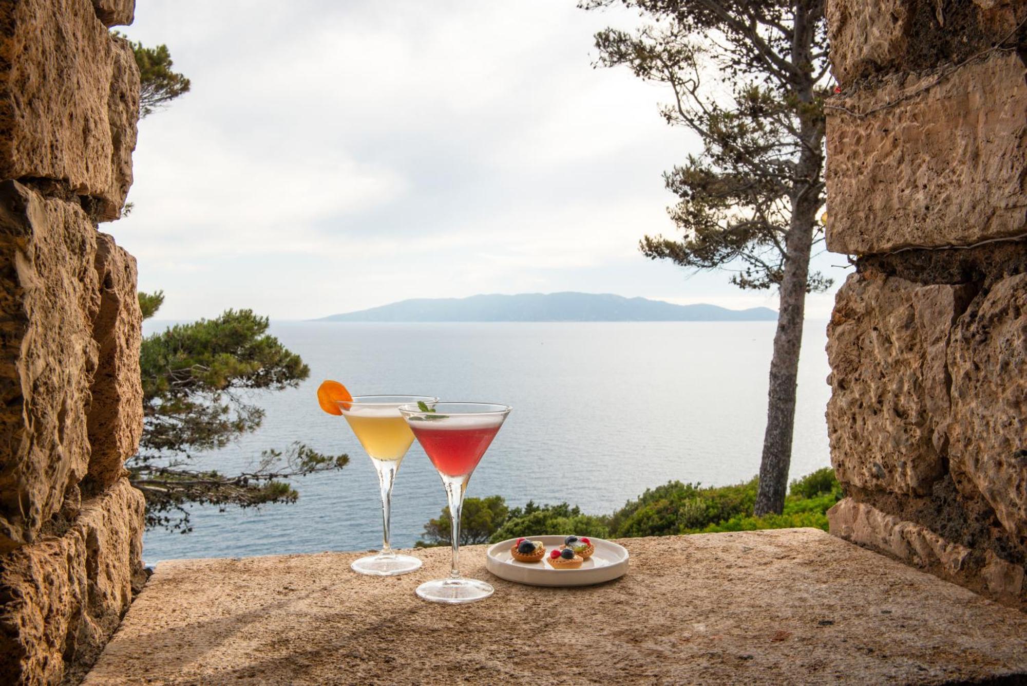 Deluxe Double Room with Sea View,1602325858:JPEG