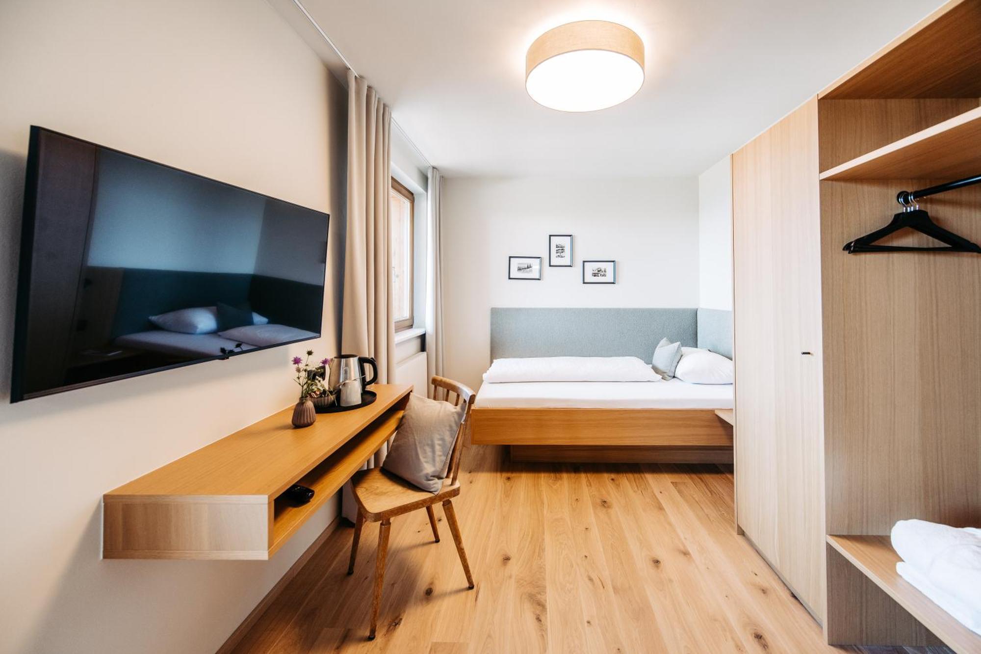 Single Room,1608785206:JPEG