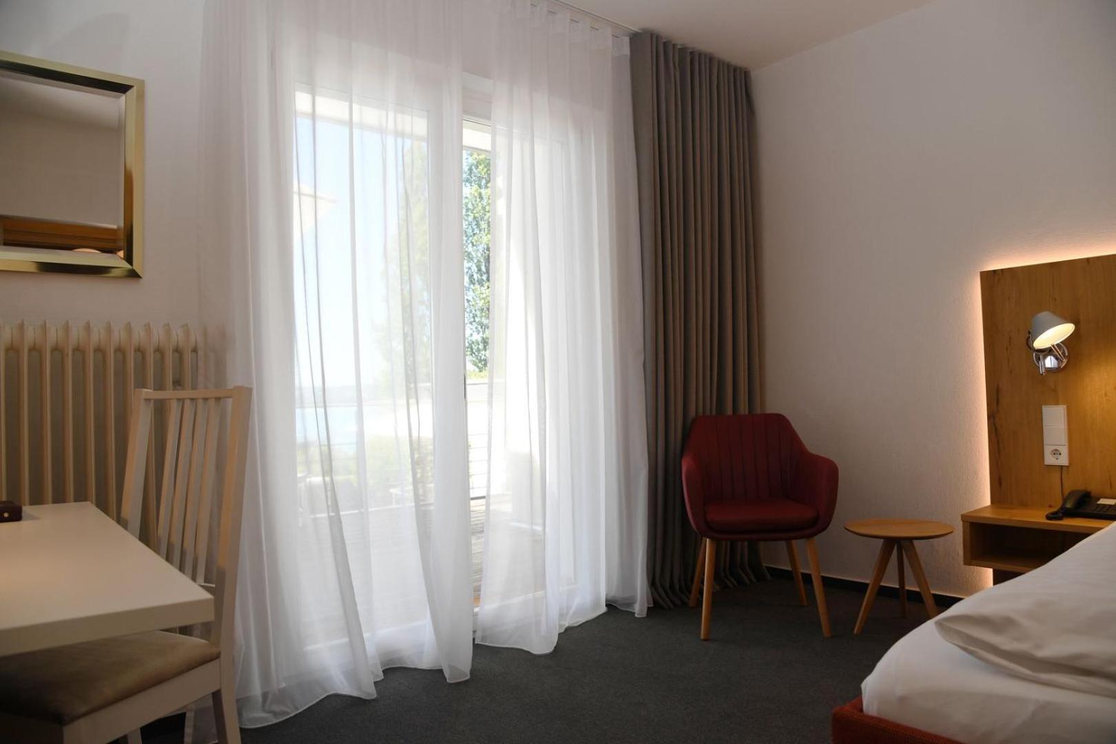 Single Room Lake View,1617319411:JPEG
