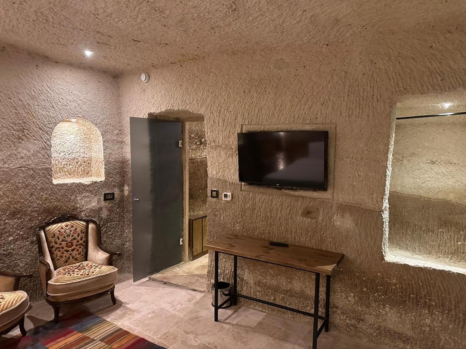 Underground Cave Room,1629365752:JPEG