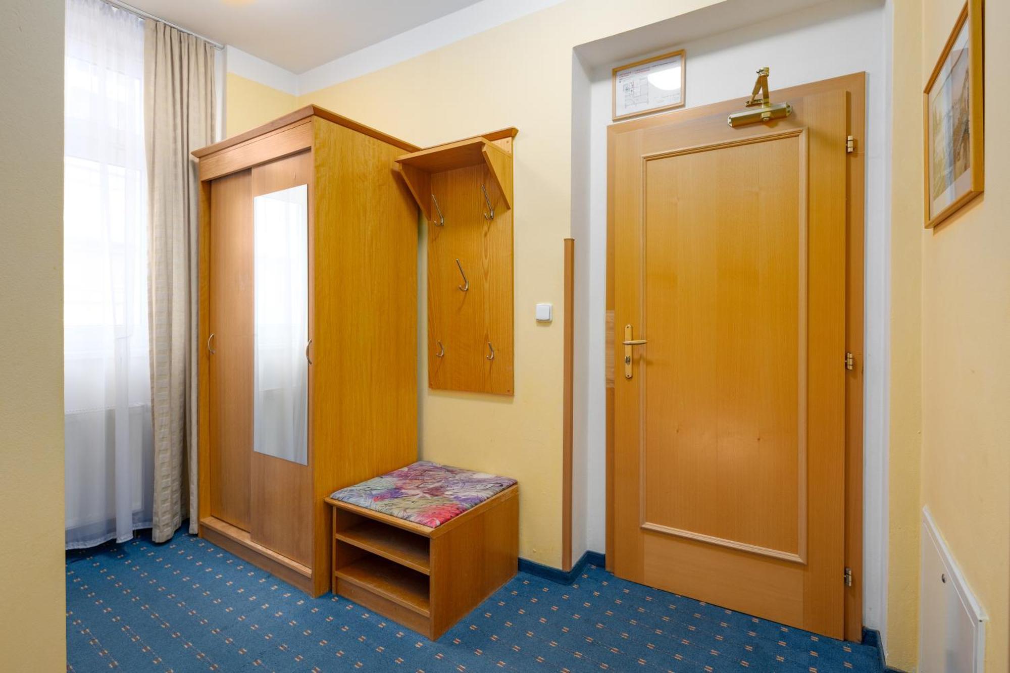 Triple Room with City View,1629888554:JPEG