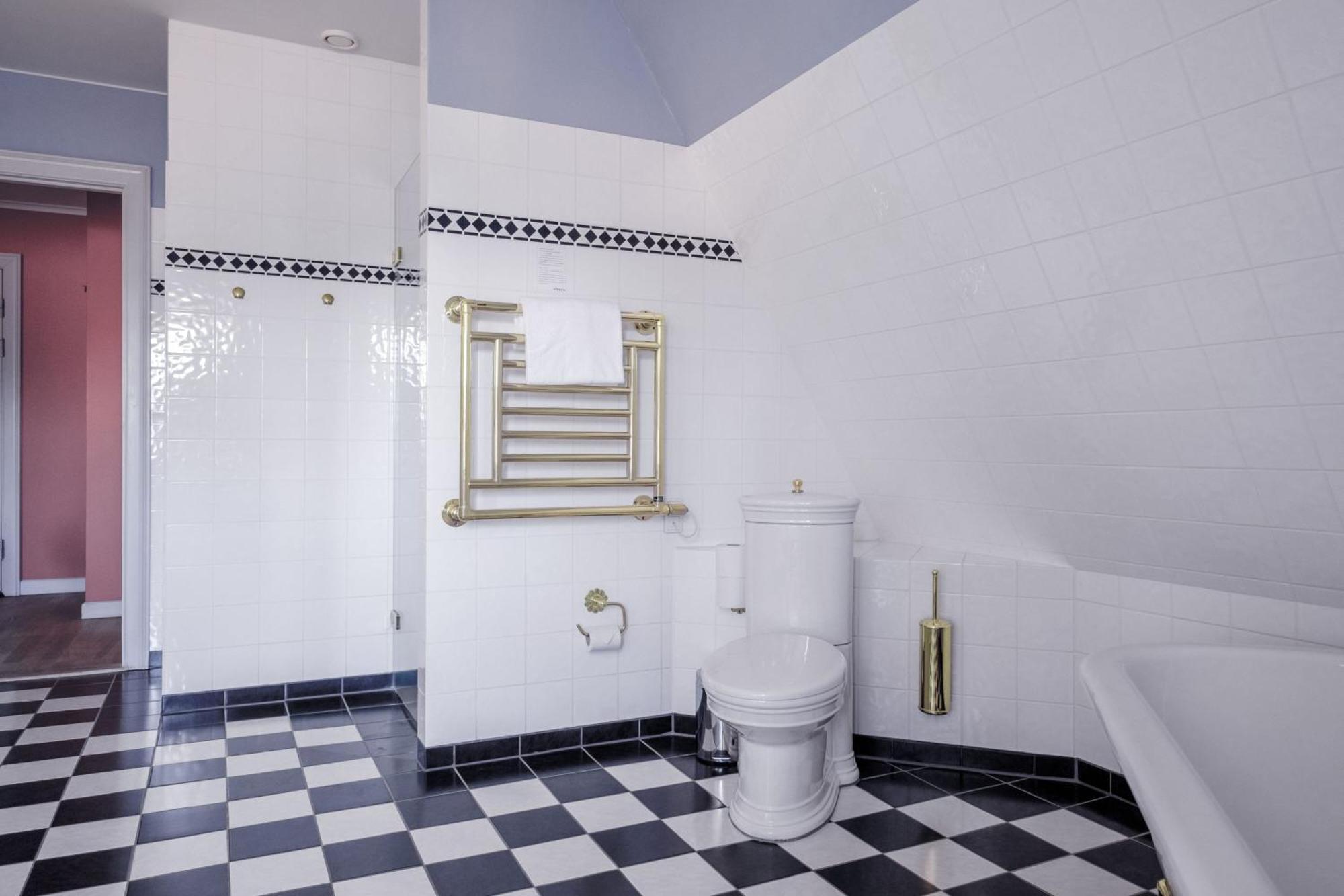 One-Bedroom HC Andersen Suite Cathedral View