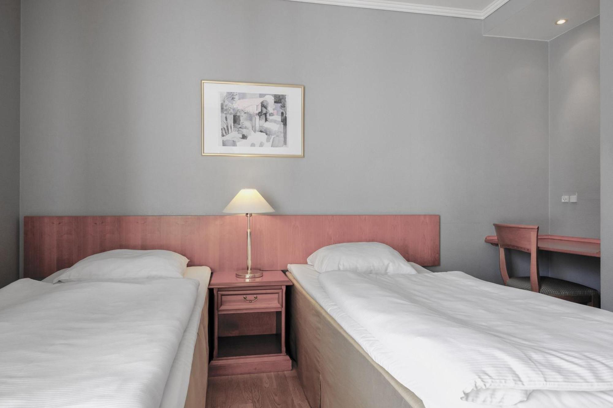 Standard Twin Room Two Twin Beds