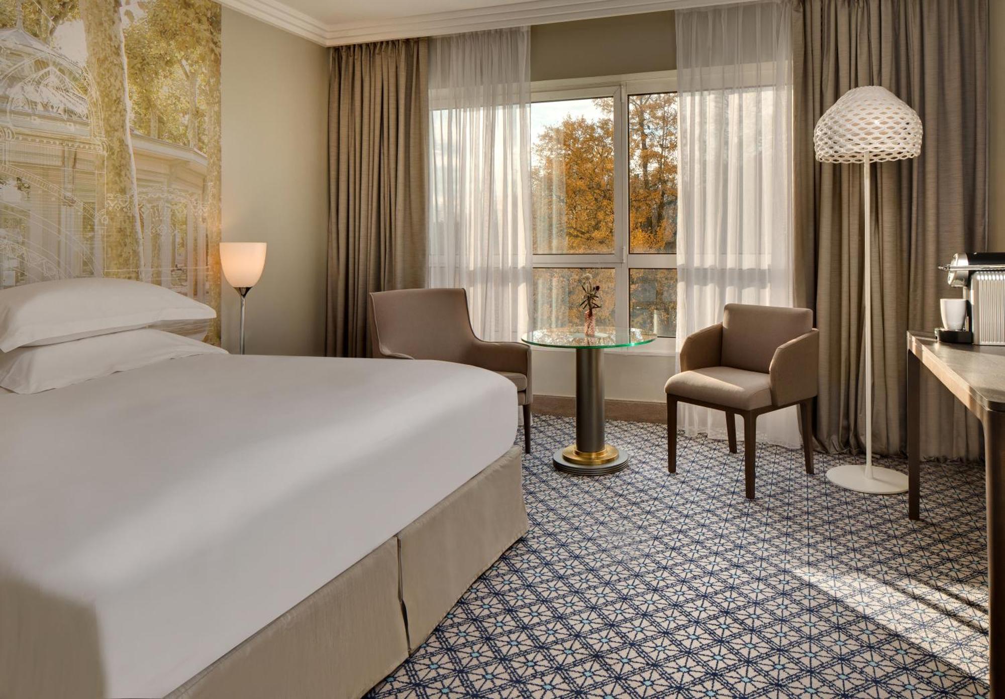Deluxe Double Room Park View
