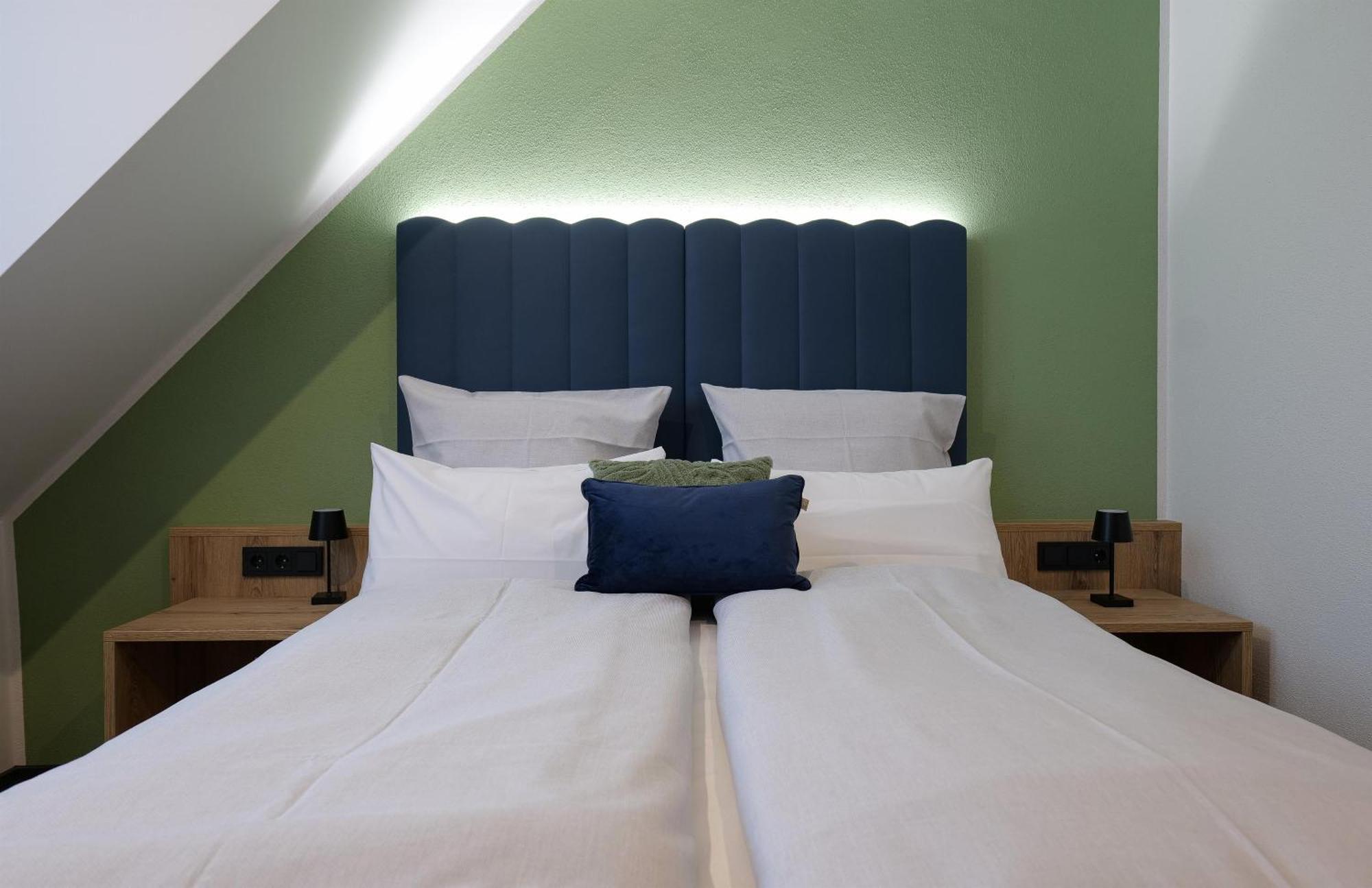 Double Room,1639536564:JPEG