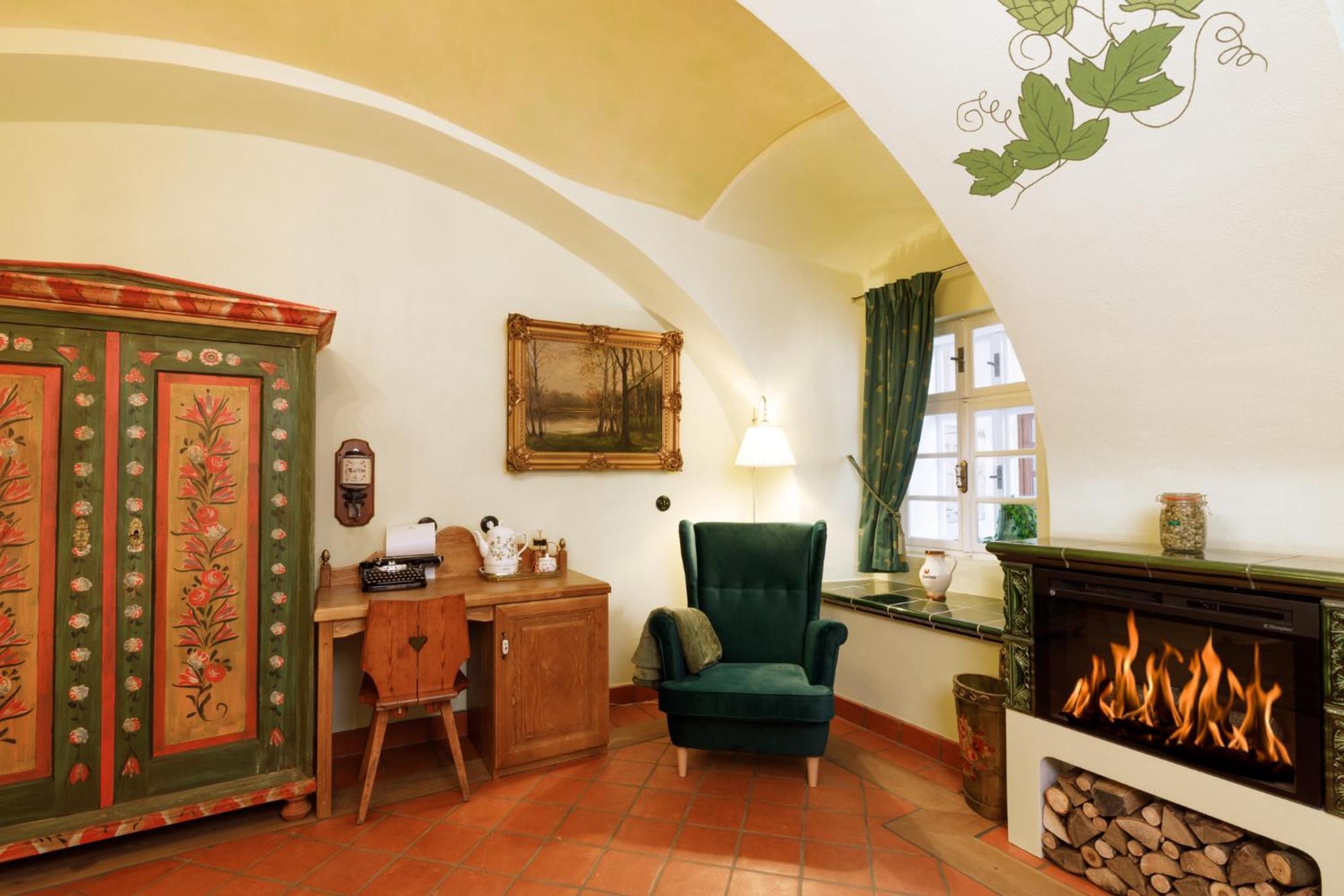 Double Room,1655685892:JPEG