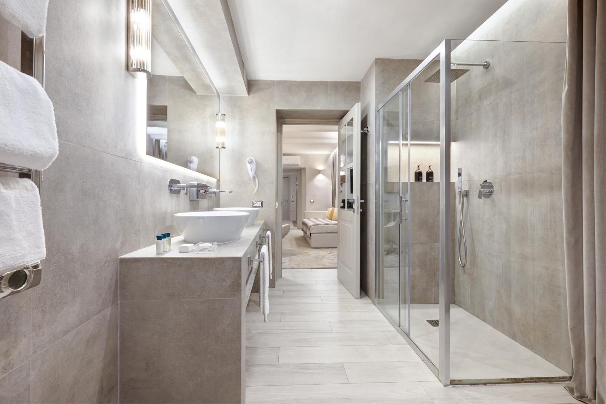 Suite,1658090809:JPEG