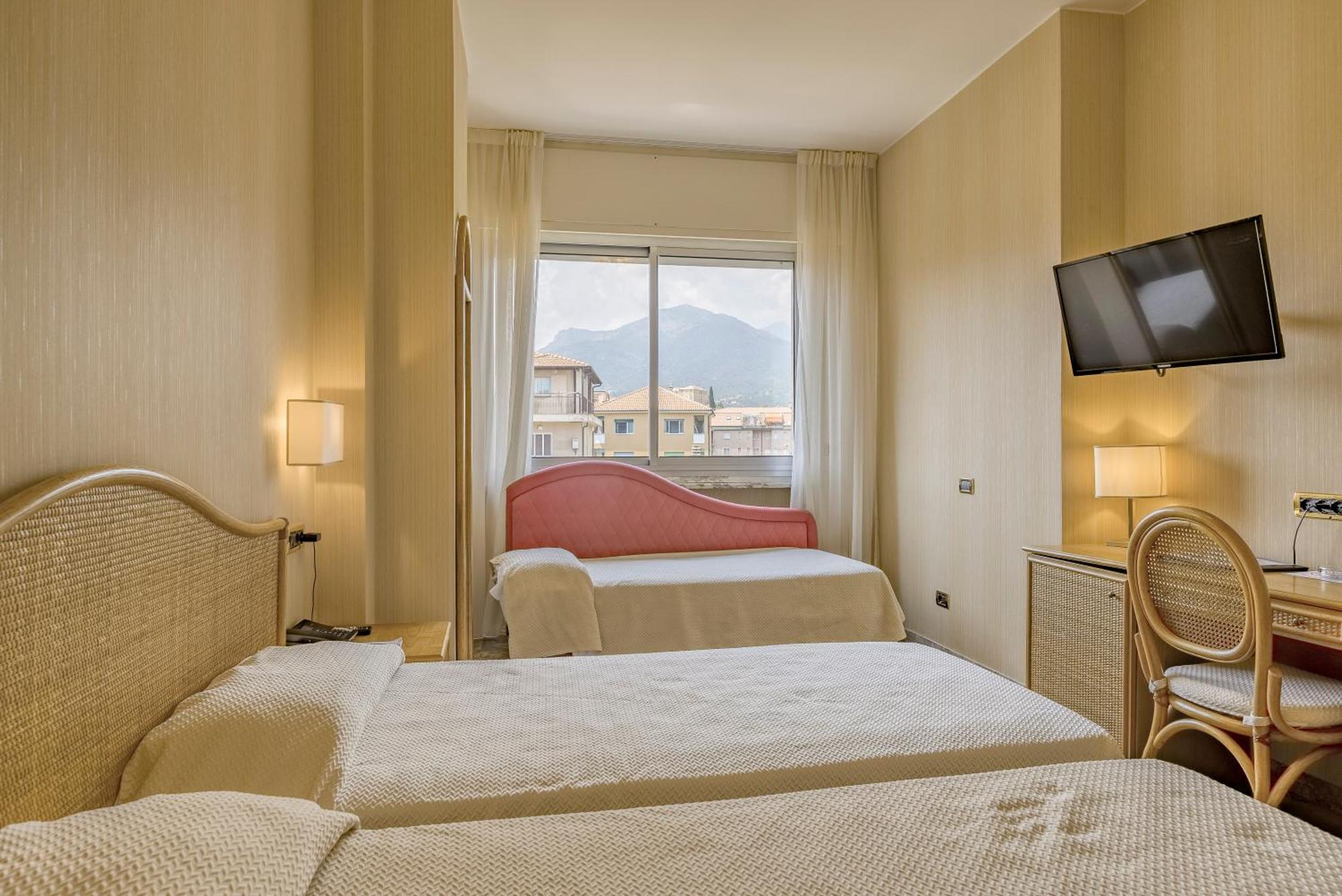 Triple Room,1661638194:JPEG