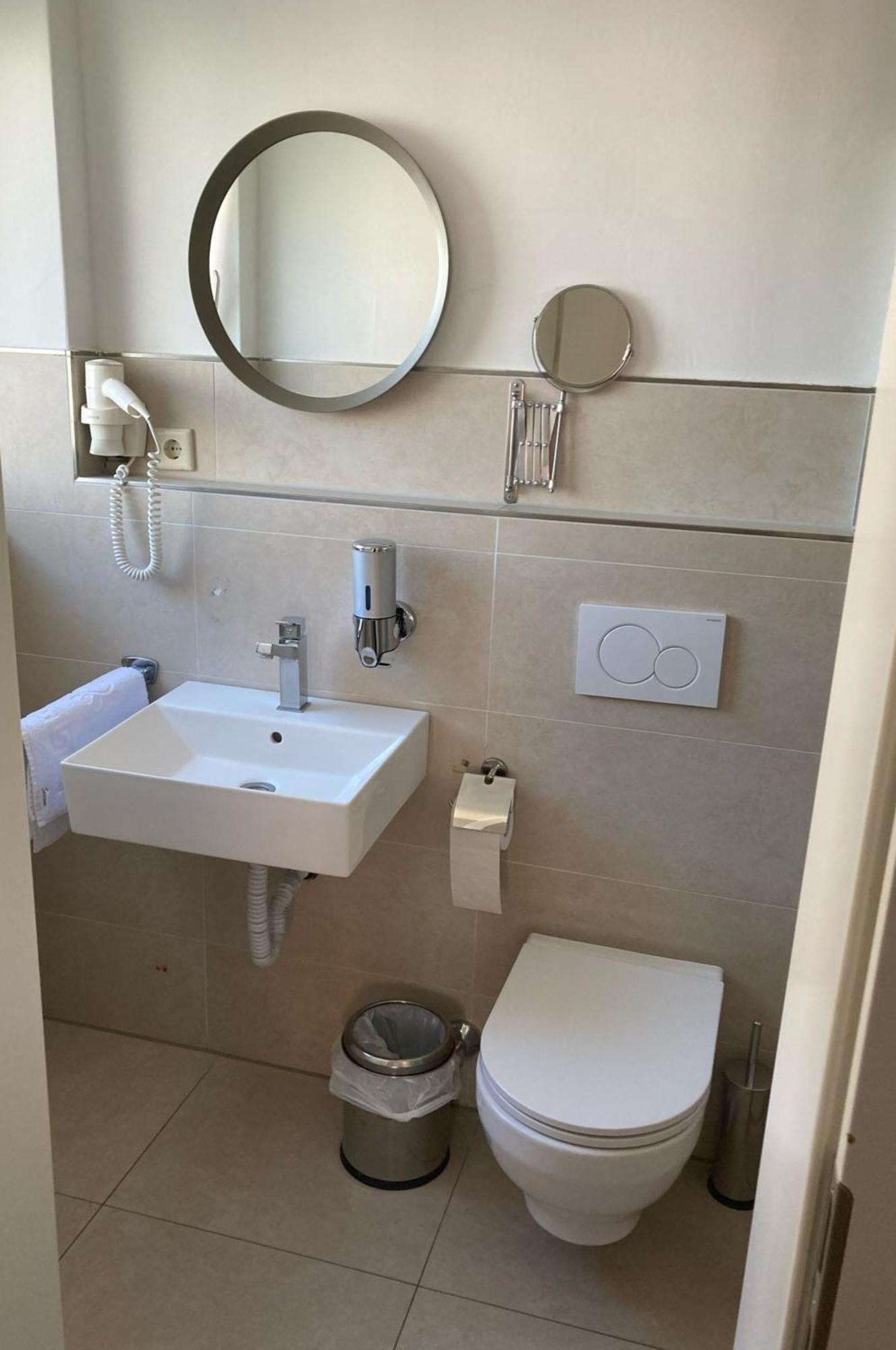 Comfort Double or Twin Room,1663744097:JPEG