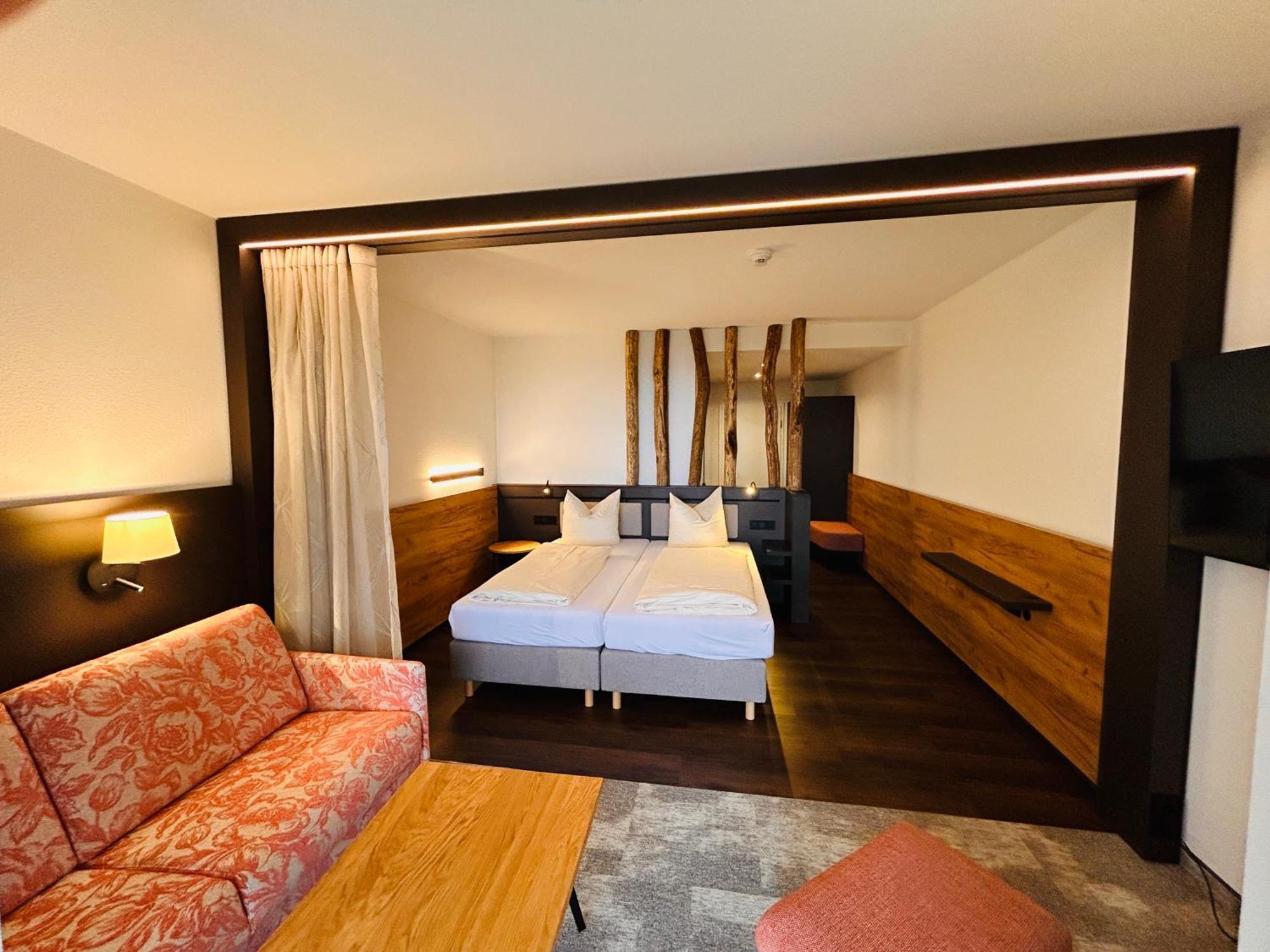 Deluxe Double Room,1666027804:JPEG