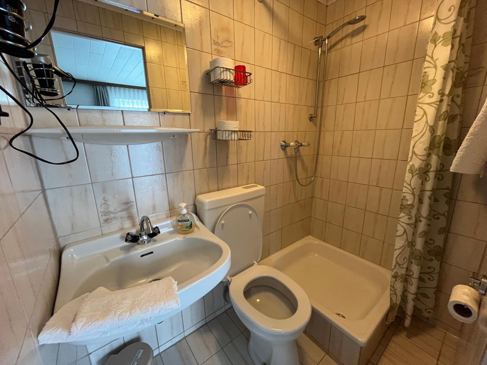 Doppelzimmer mit Balkon