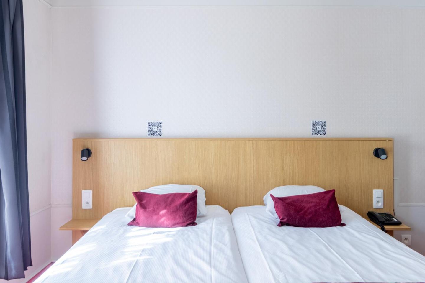 Twin Room,1669813554:JPEG