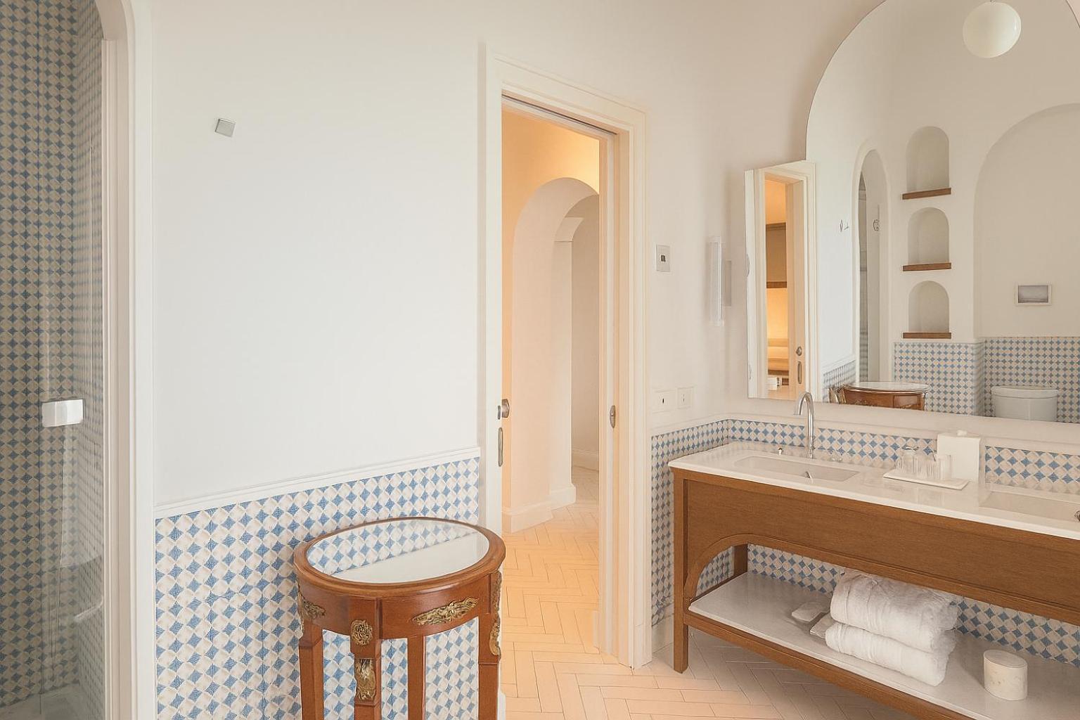 Superior Double or Twin Room with Side Sea View,1689151701:JPEG