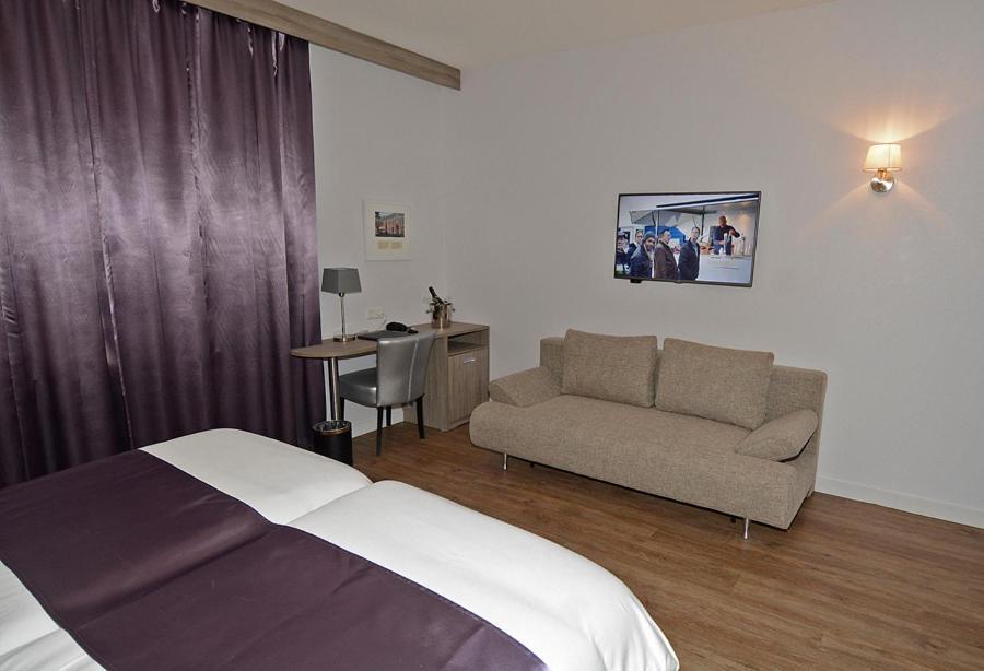 Twin Room Sofa Bed Shower Non-Smoking