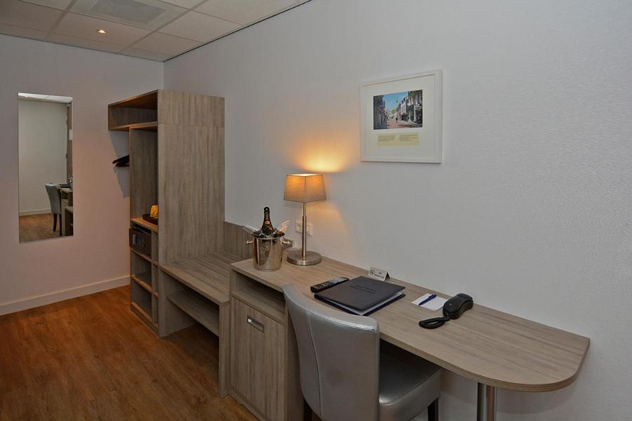 Double Room Sofa Bed Bath Tub Non-Smoking