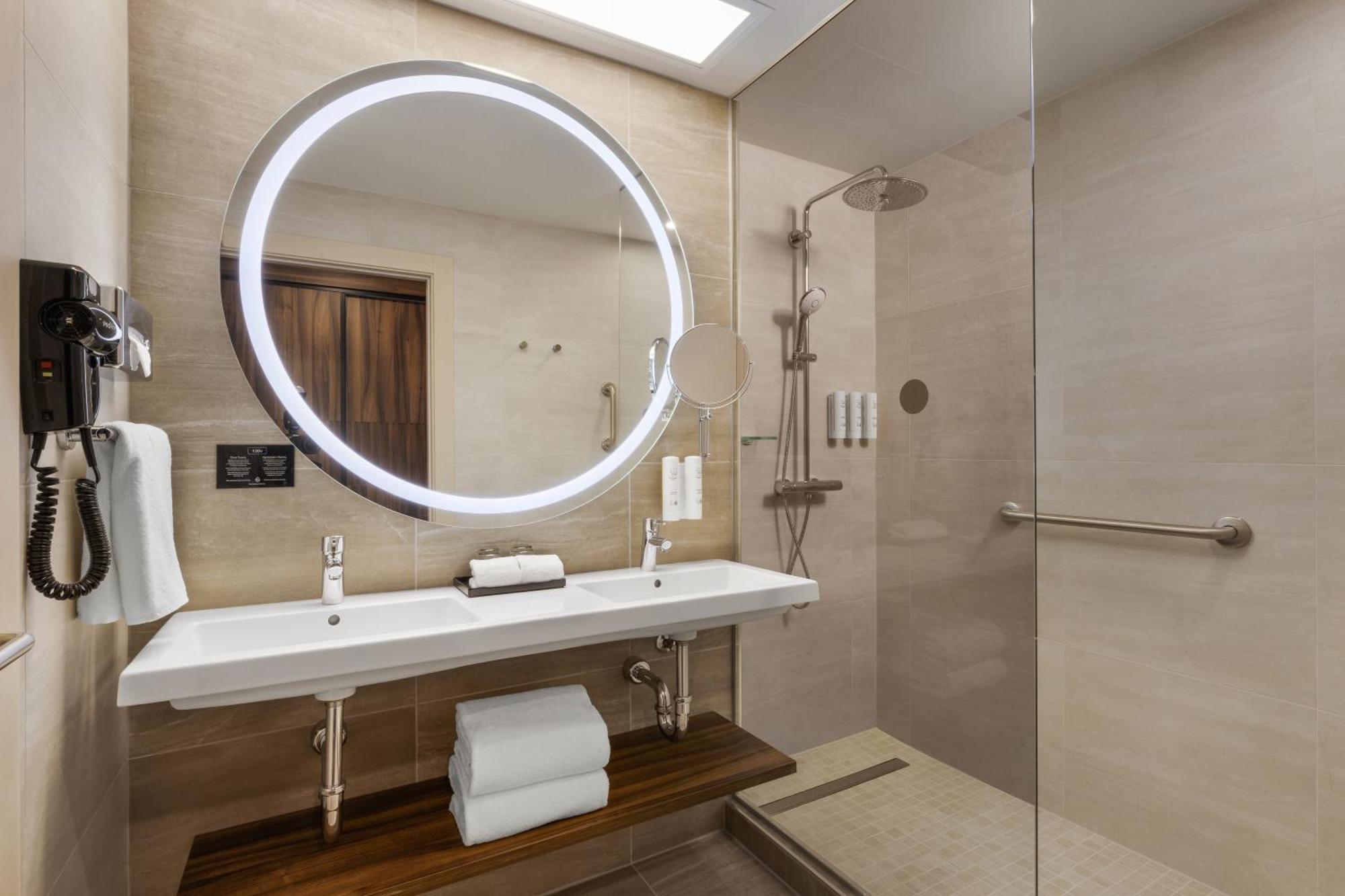 Deluxe Doppelzimmer mit 2 Doppelbetten
