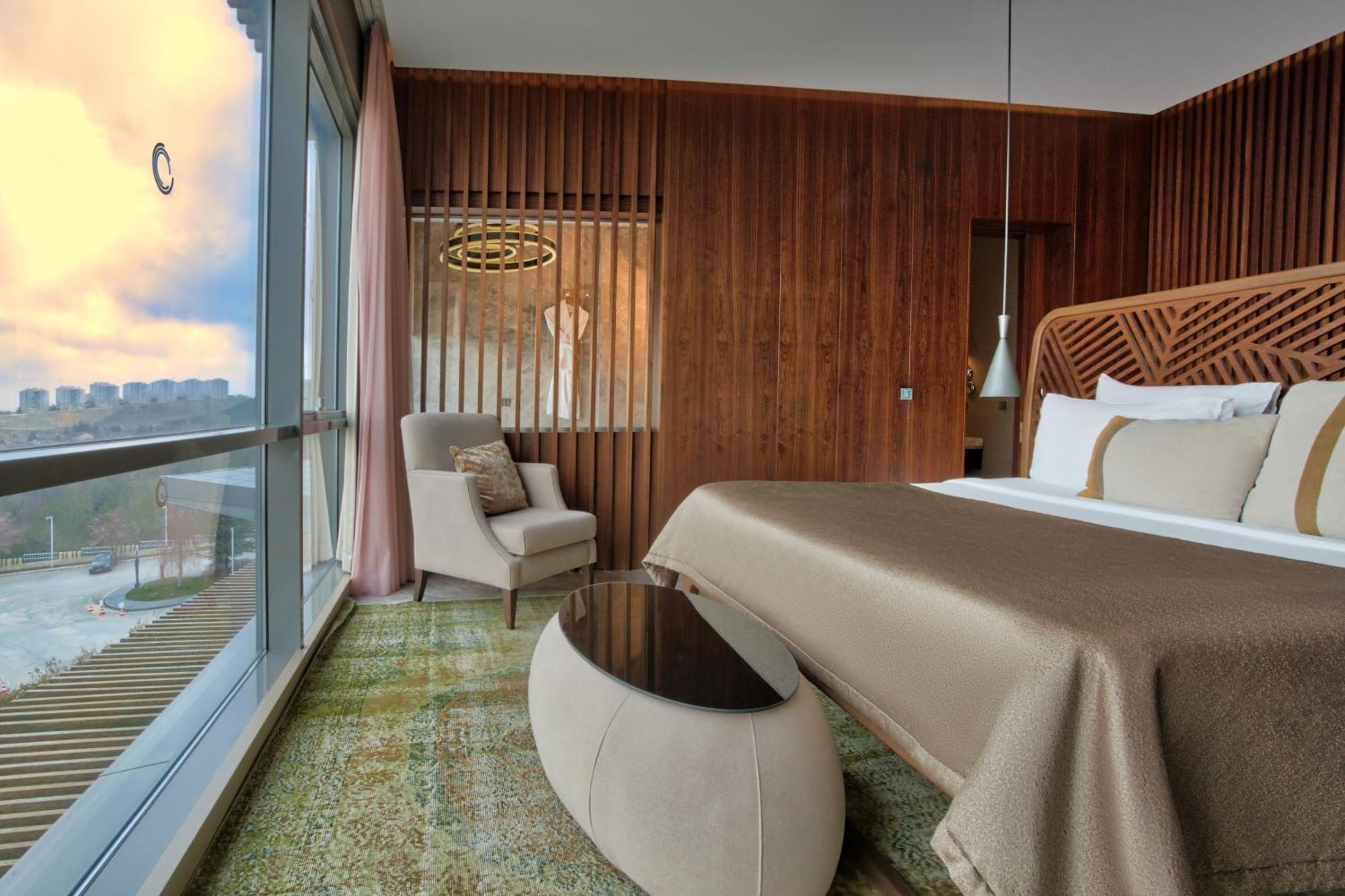 Grand Suite Spa Bath