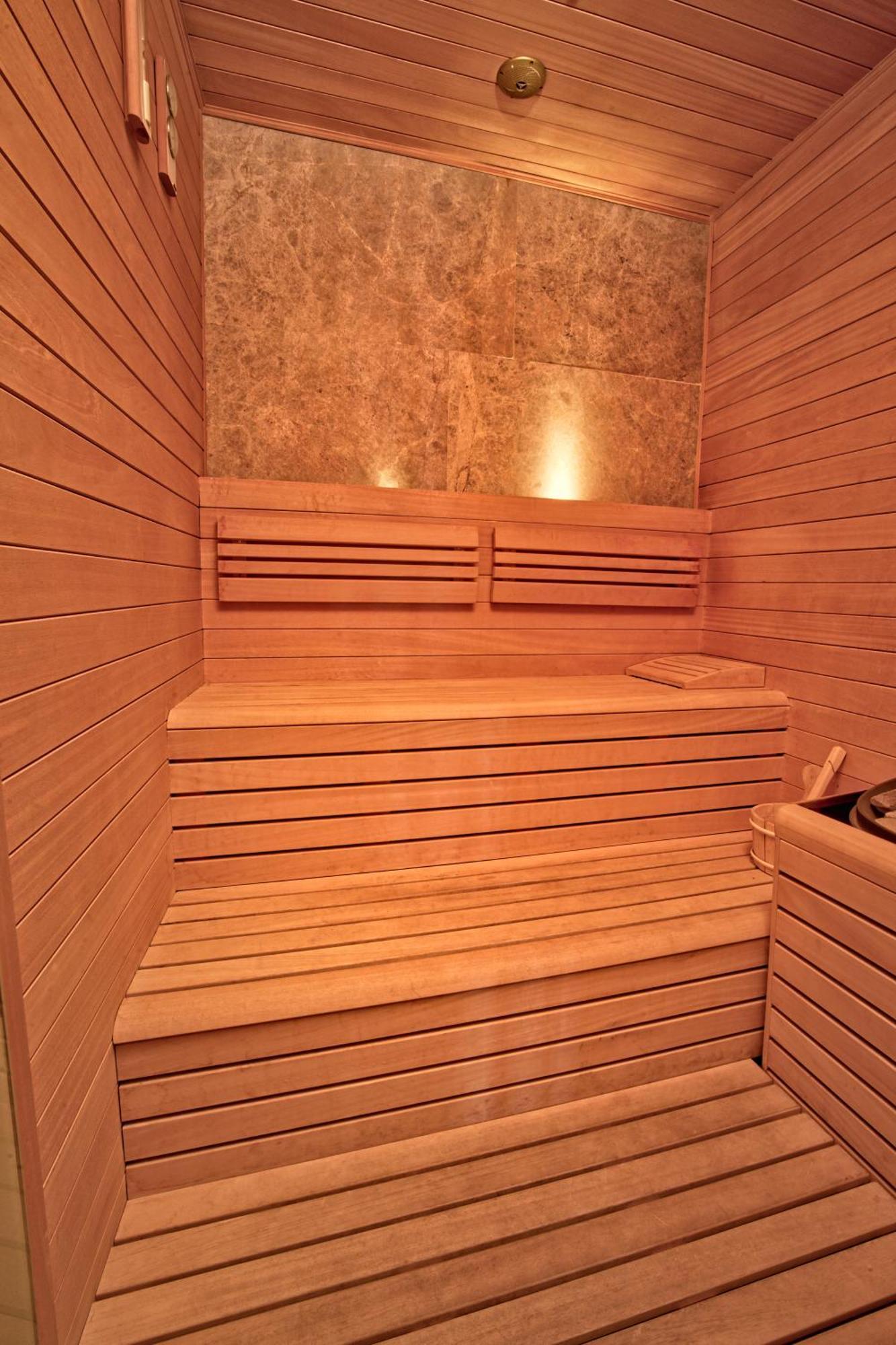 Grand Suite Spa Bath