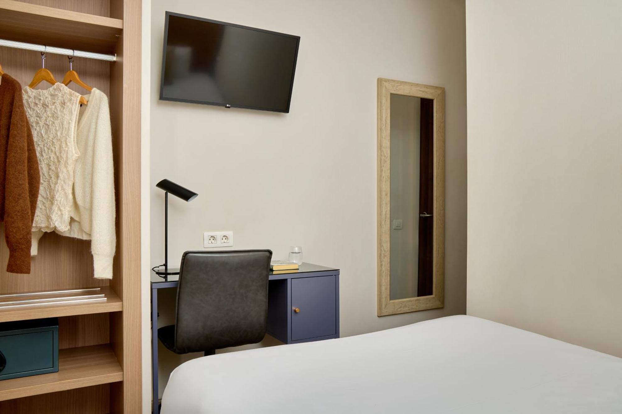 Single Room,1742815901:JPEG