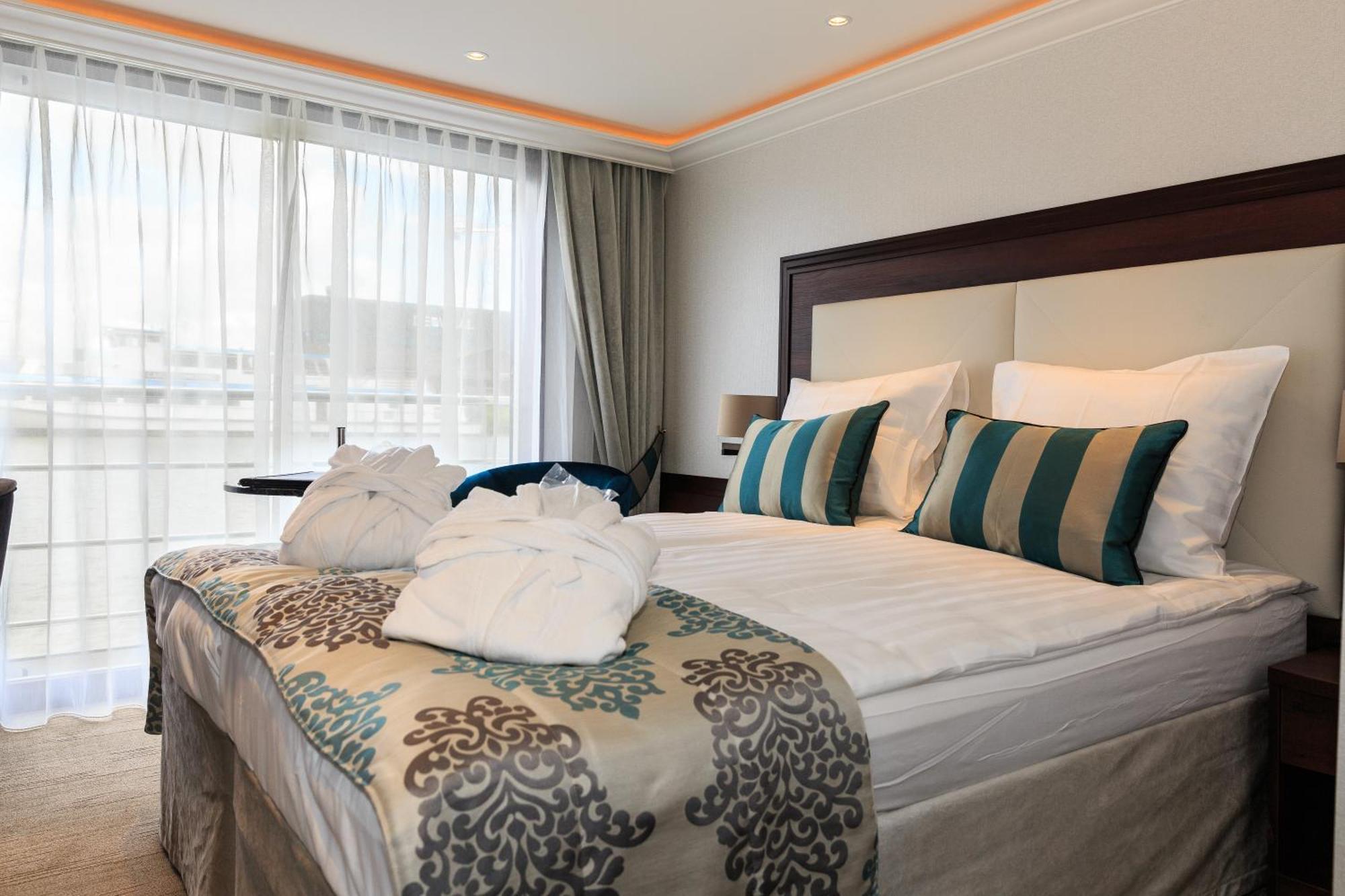 Standard Double Suite