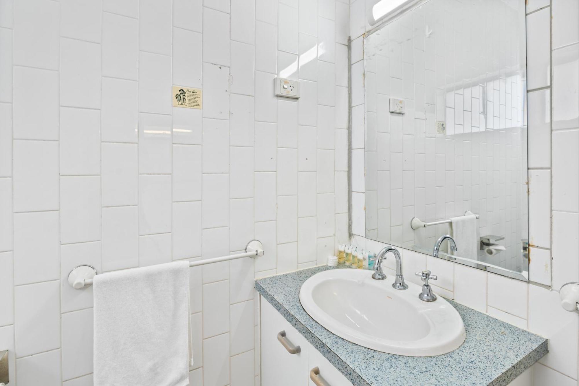 Two-Bedroom Apartment,1758322134:JPEG