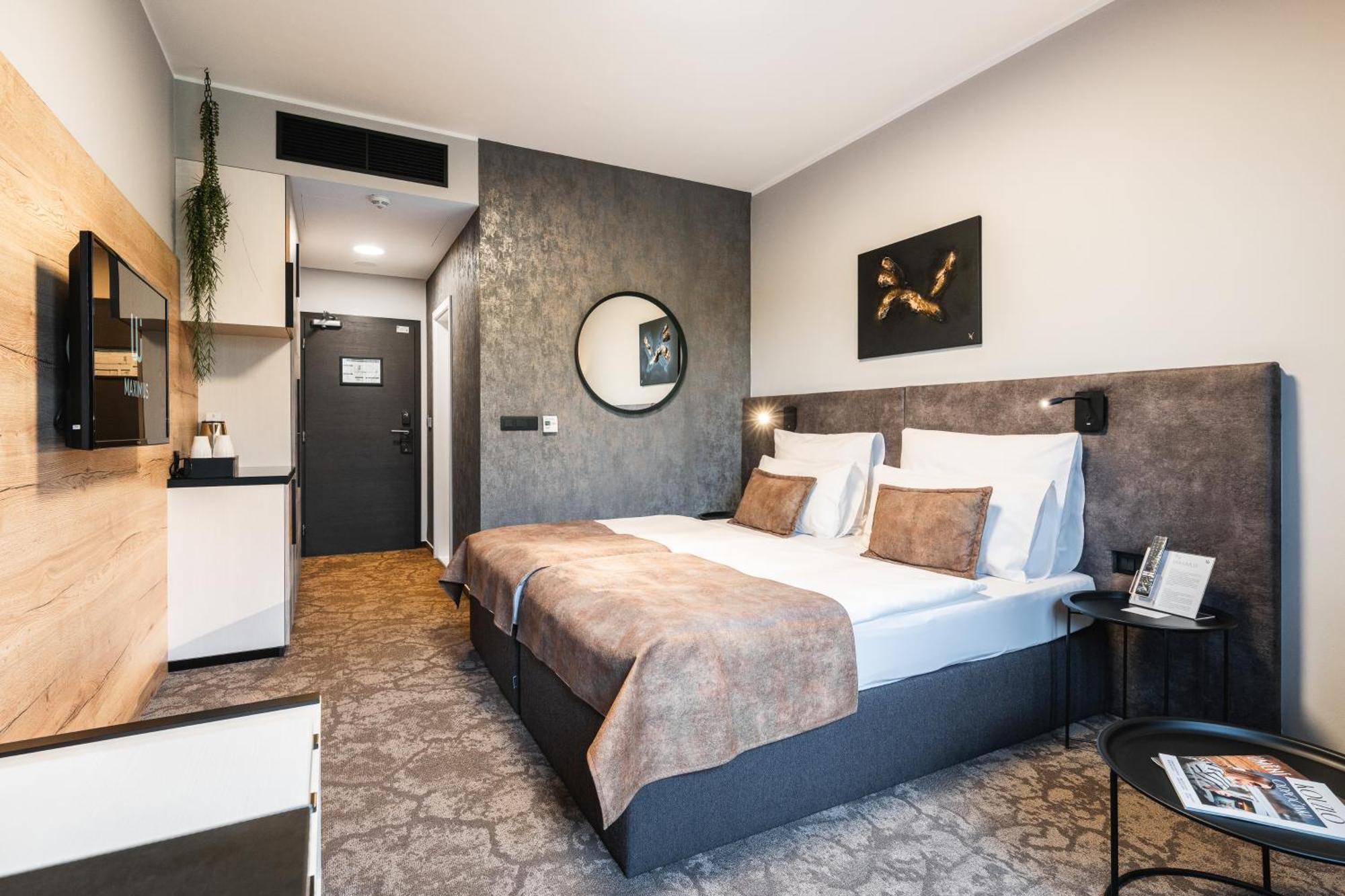 Deluxe Plus Double or Twin Room,1765318470:JPEG