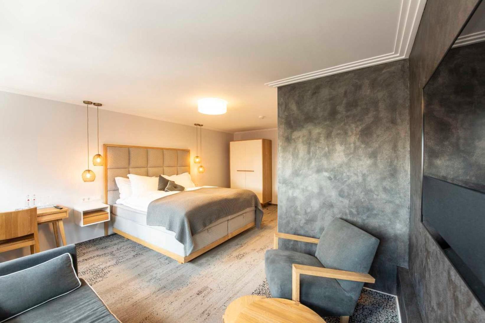 Deluxe Double Room,1765320190:JPEG