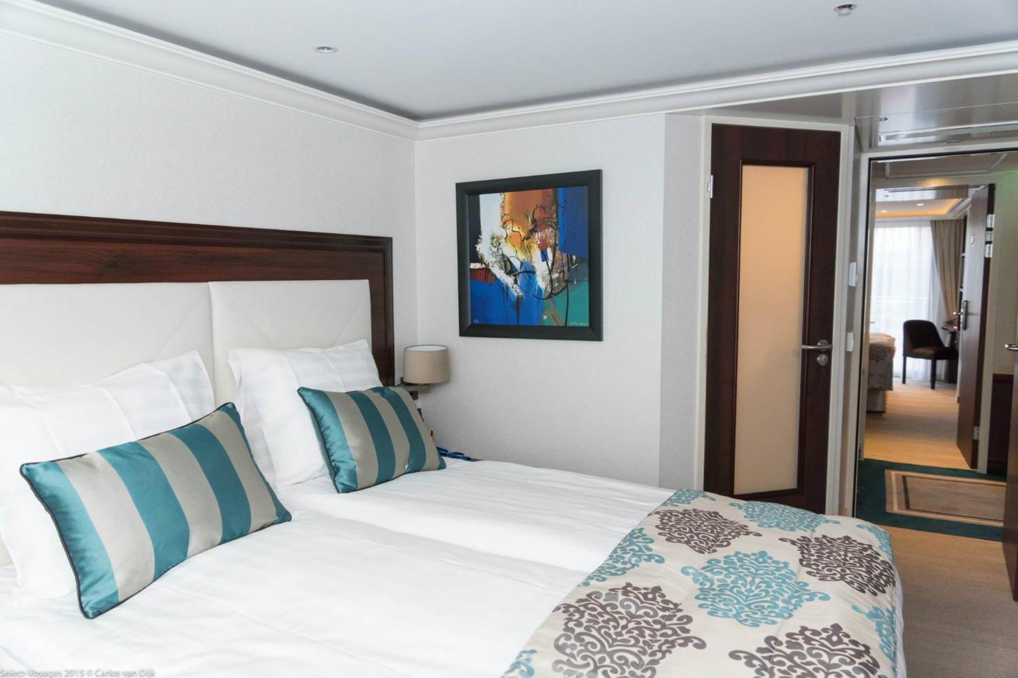 Standard Double Suite