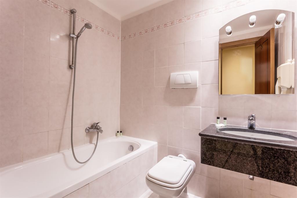 Triple Room,692448693:JPEG
