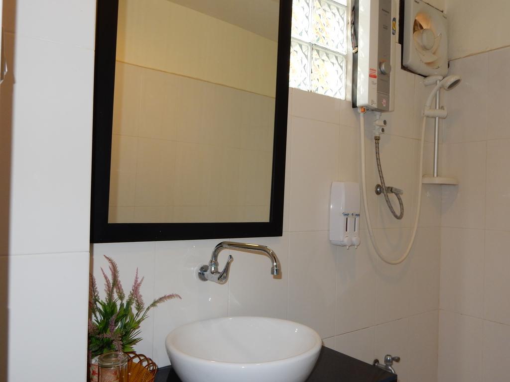 Standard Double Room,214648373:JPEG