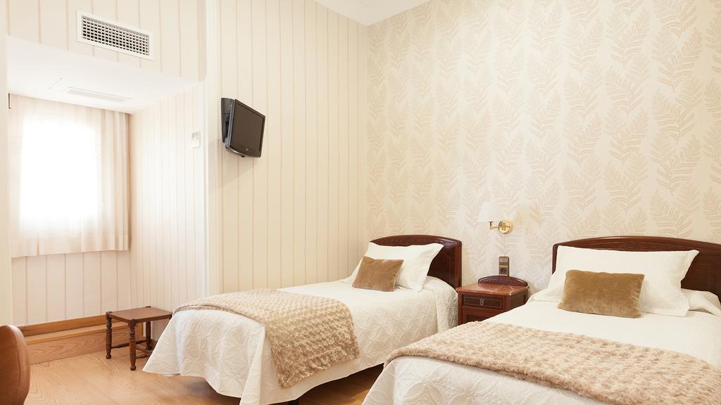Standard Twin Room,1245886627:JPEG
