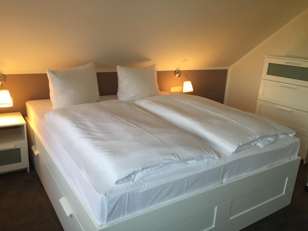 Family Room,240128257:JPEG