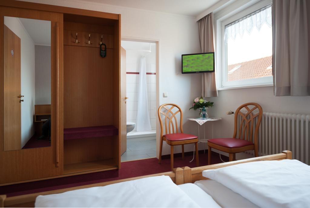 Small Double Room,255081701:JPEG