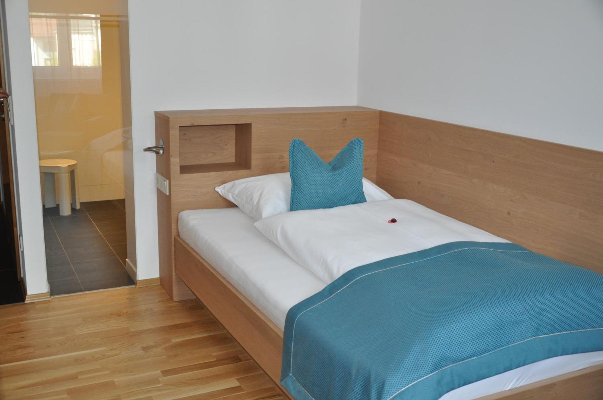 Single Room,113412506:JPEG