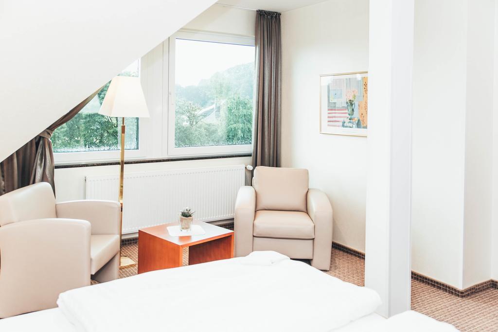 Large Double Room,315384117:JPEG