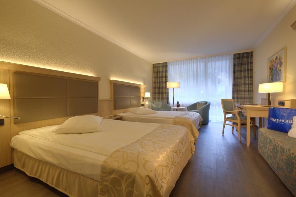 Doppel-/Zweibettzimmer mit Bergblick