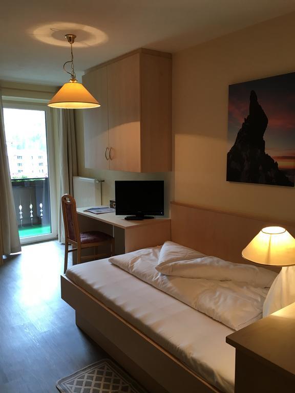 Einzelzimmer mit Balkon