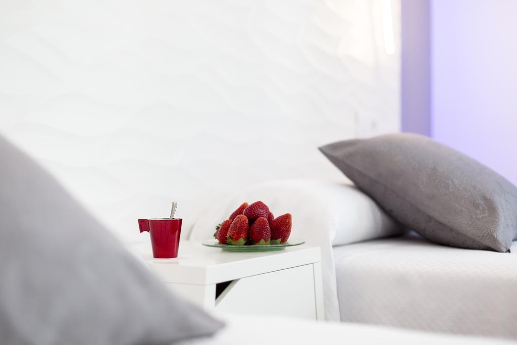 Doppel-/ Zweibettzimmer mit Straßenblick