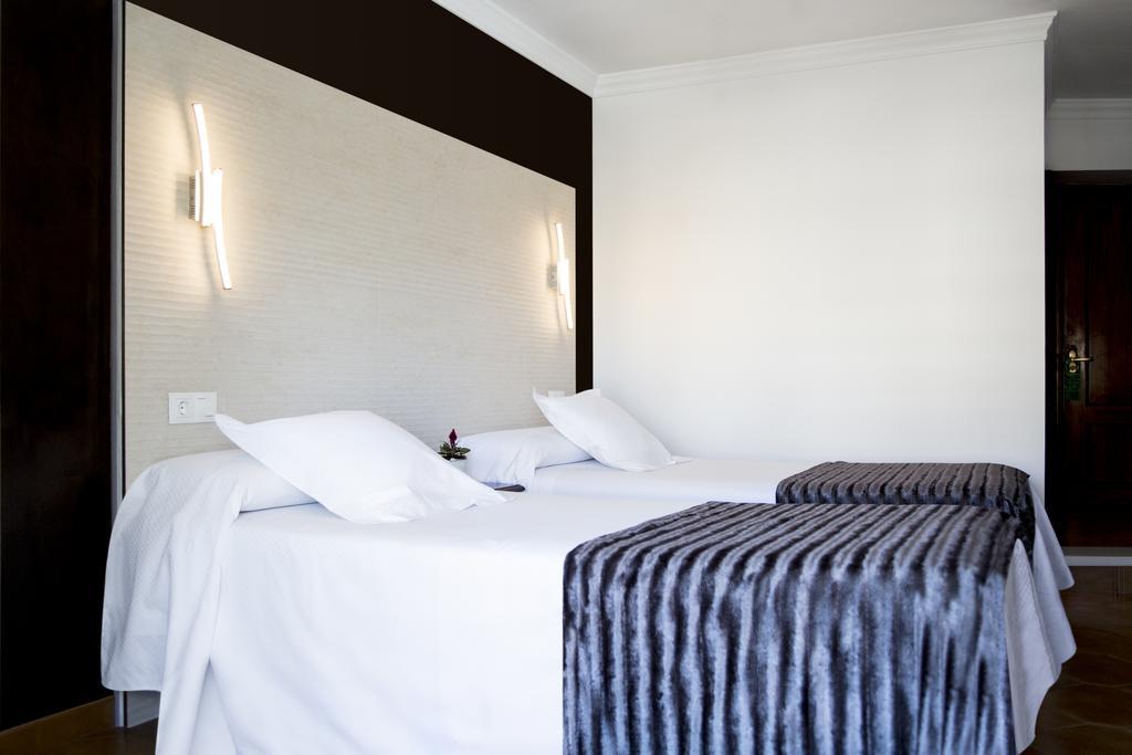 Superior Doppel- oder Zweibettzimmer mit Balkon