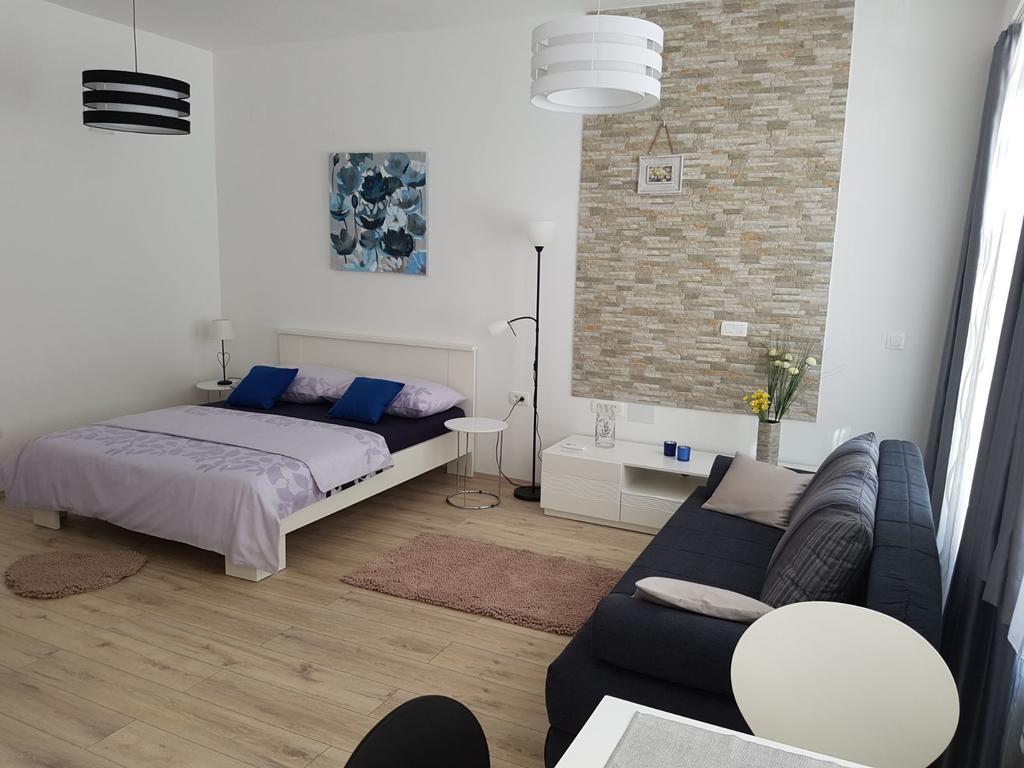 Studio mit Kingsize-Bett und Schlafsofa