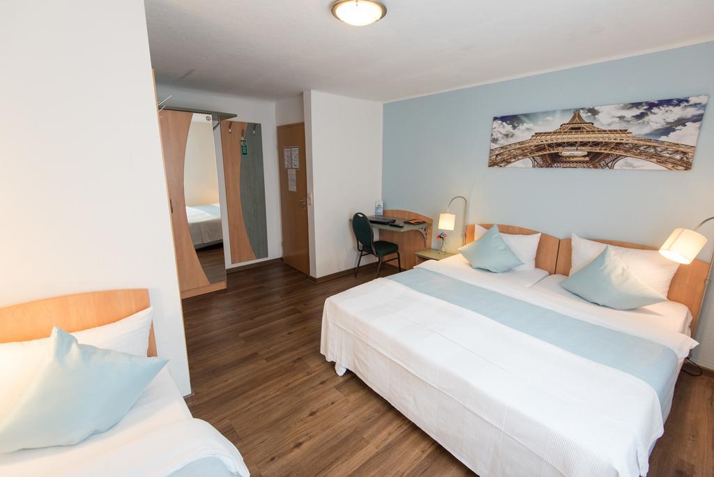 Dreibettzimmer