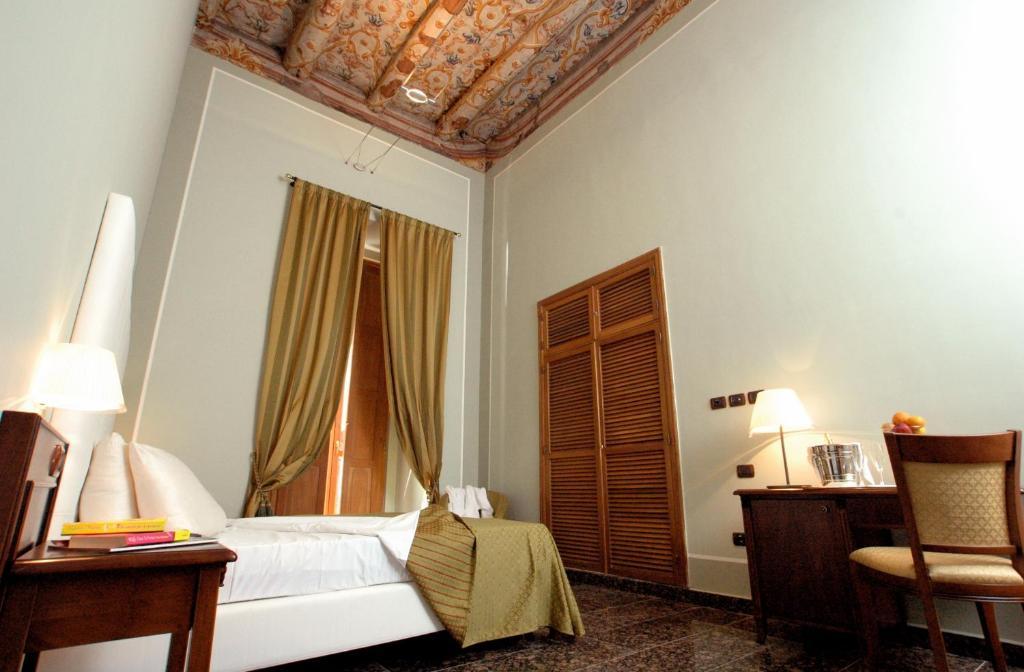 Suite mit Kingsize-Bett mit Whirlpool