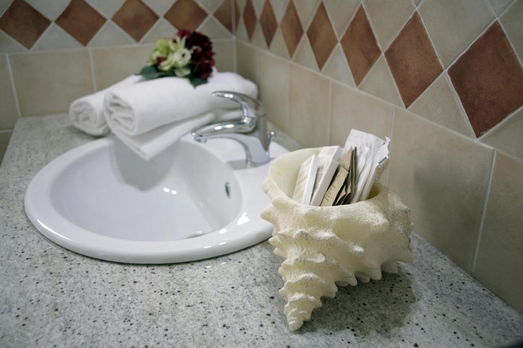 Comfort Family Room with Terrace,216237239:JPEG