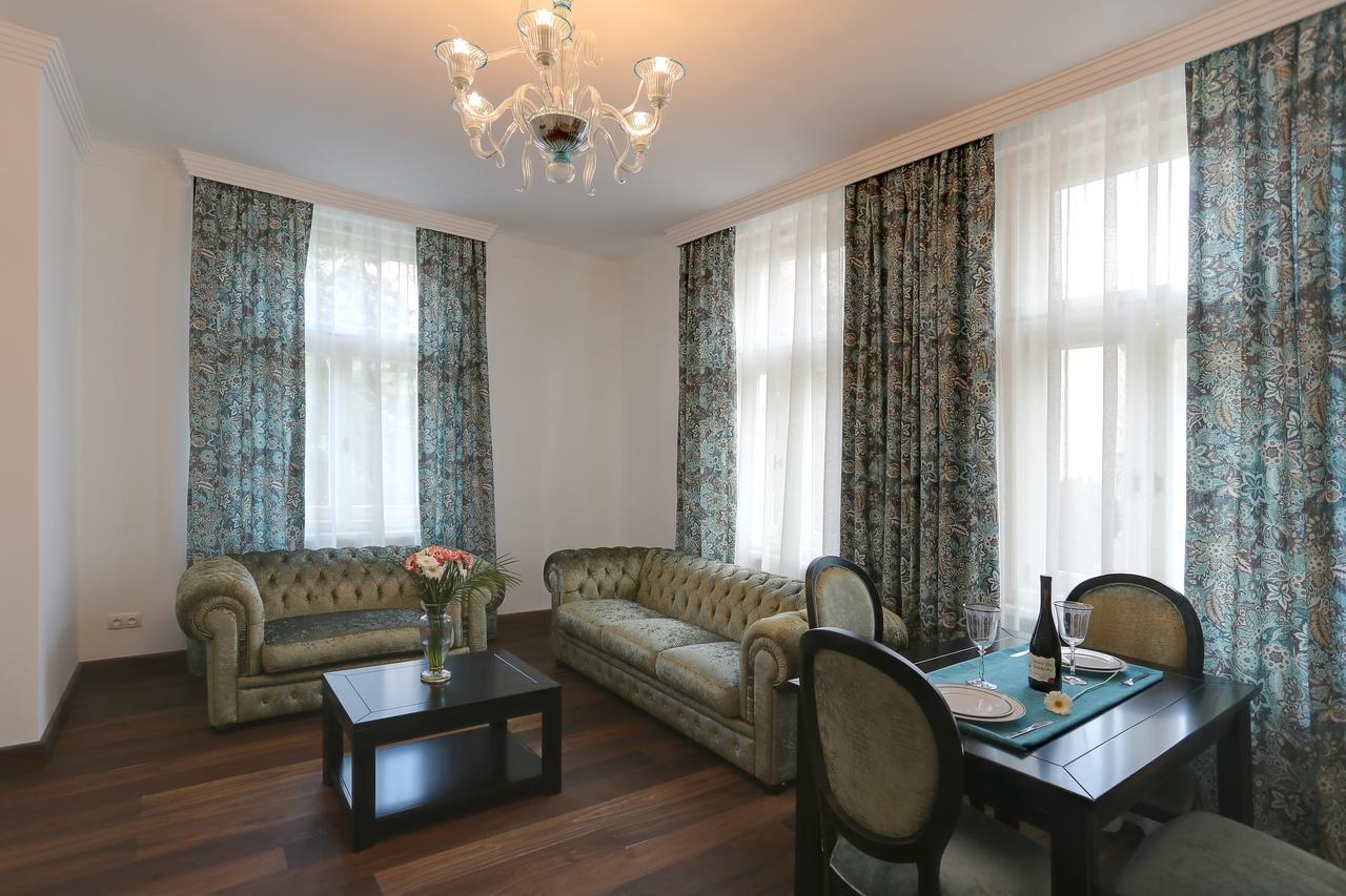 Deluxe Apartment
