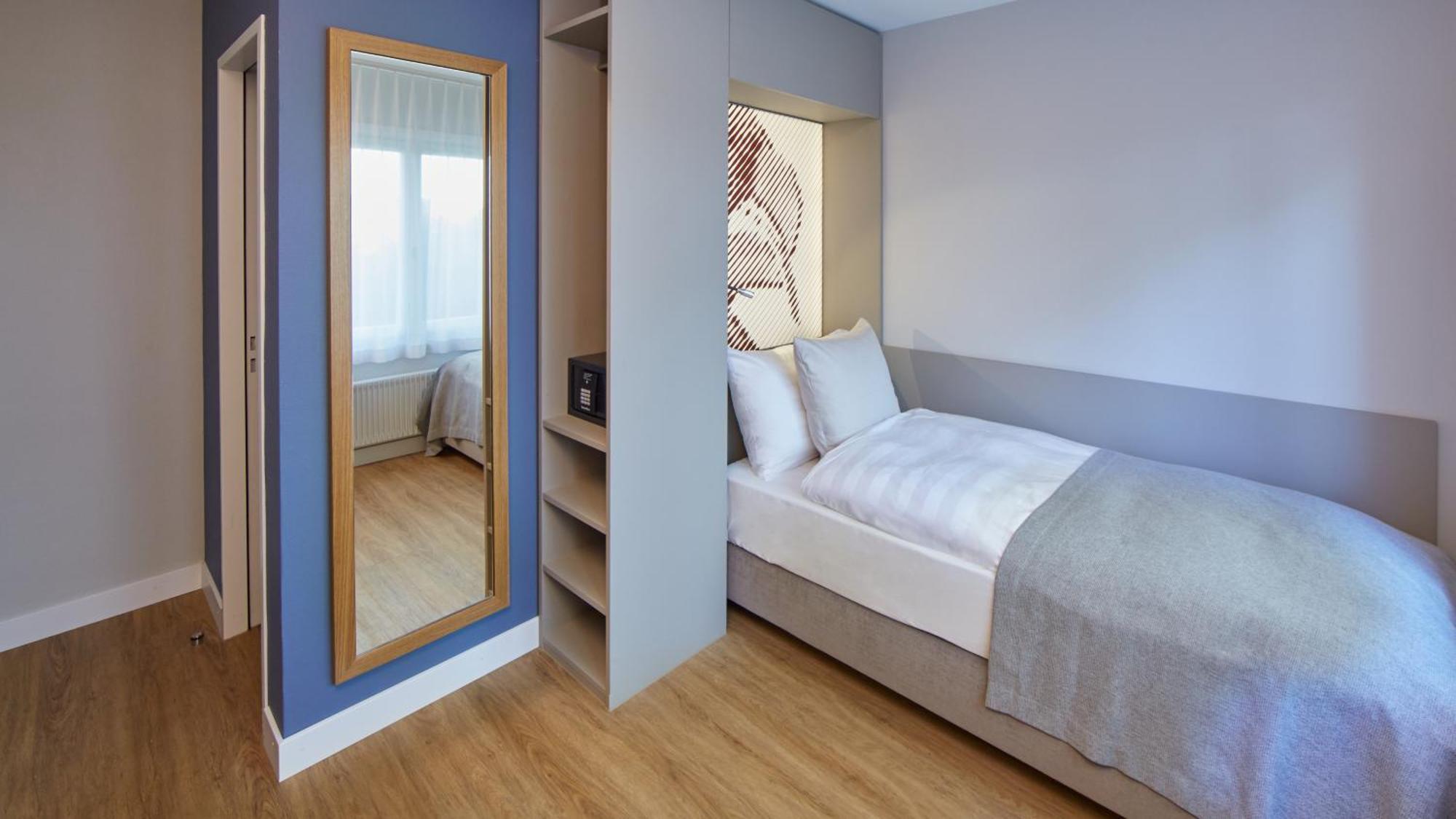 Economy Single Room,707395006:JPEG