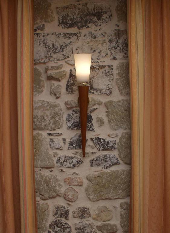 Suite,155425625:JPEG