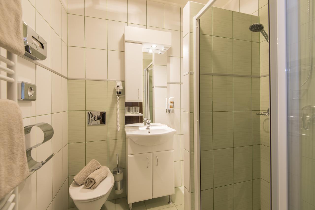 Small Comfort Double Room with Balcony,648053676:JPEG