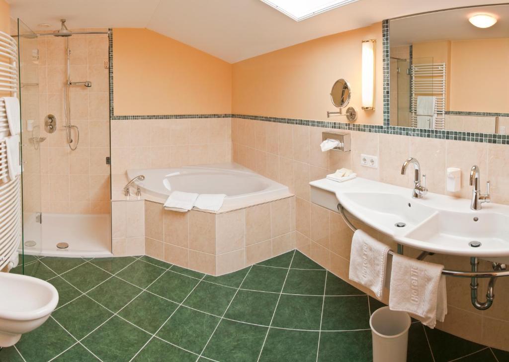 Luxury Suite,216476252:JPEG